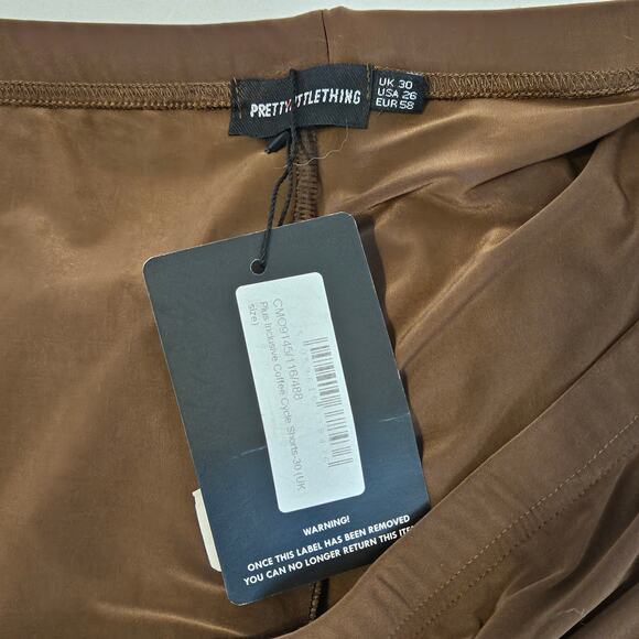 PrettyLittleThings Brown Coffee Cycle Shorts Plus 26 - Picture 3 of 9